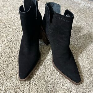 Vince Camuto black suede boots Never Worn